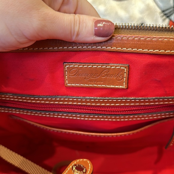 Vintage Dooney & Bourke with red interior - Picture 7 of 9